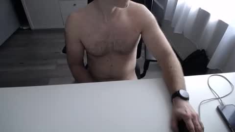 Snapshot of julienneedyou chatting on November 18, 2025, 9:36 am julienneedyou online show from November 18, 2025, 9:36 am