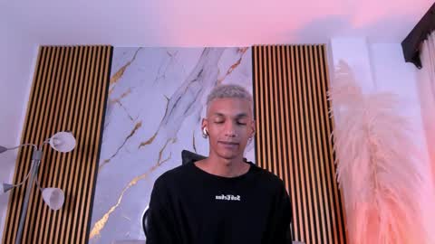 Julien online show from October 9, 2025, 1:31 pm