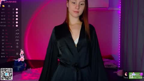Snapshot of julieqt chatting on September 28, 2025, 1:27 pm julieqt online show from September 28, 2025, 1:27 pm
