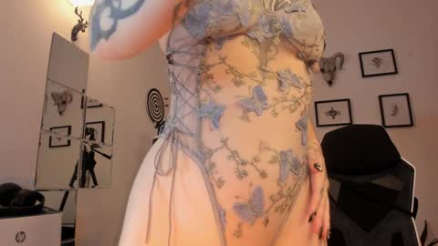 juliet_sourire online show from January 23, 2025, 3:16 am