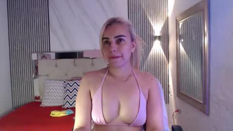julieta__fox_ online show from March 12, 2026, 3:23 am