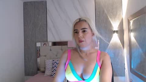 Snapshot of julieta__fox_ chatting on July 22, 2026, 8:00 pm julieta__fox_ online show from July 22, 2026, 8:00 pm