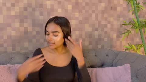 Snapshot of julieta_aguilar chatting on October 20, 2025, 8:42 pm Juli online show from October 20, 2025, 8:42 pm