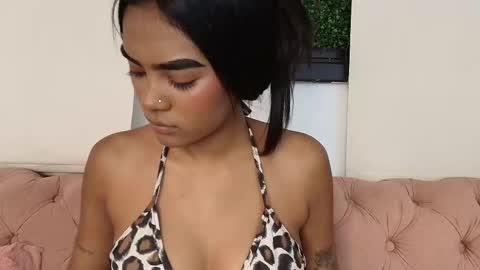 Snapshot of julieta_aguilar chatting on November 19, 2025, 7:03 pm Juli online show from November 19, 2025, 7:03 pm