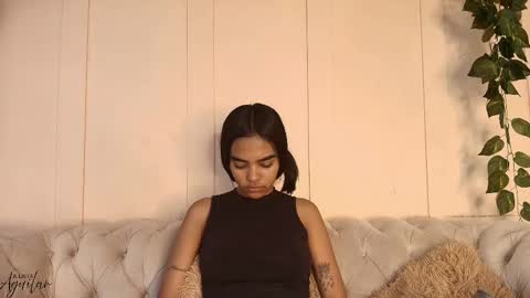 Snapshot of julieta_aguilar chatting on December 15, 2025, 6:56 pm Juli online show from December 15, 2025, 6:56 pm