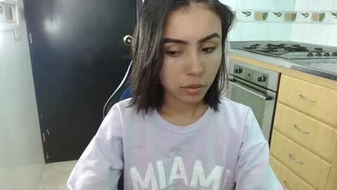 julieta_fn online show from December 20, 2025, 1:40 pm