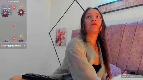 julieta_lein online show from October 20, 2025, 11:38 pm