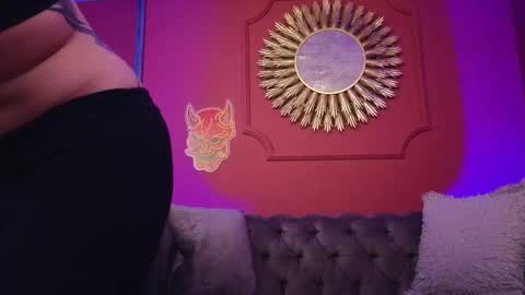  Julieta  online show from November 22, 2025, 11:31 am