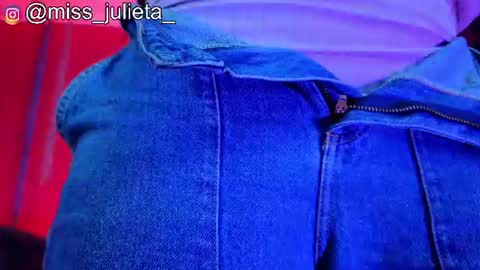 Snapshot of julieta_russell chatting on July 10, 2026, 12:19 pm Julieta online show from July 10, 2026, 12:19 pm