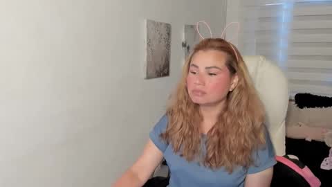 julieta_star69 online show from March 22, 2026, 1:36 pm