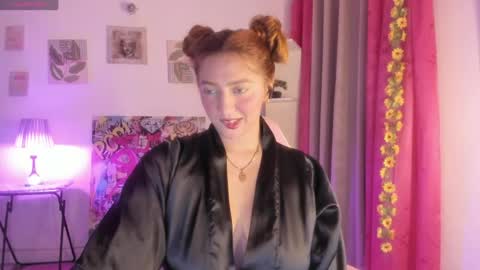 Snapshot of julietacollinss chatting on July 28, 2026, 12:40 am Julieta online show from July 28, 2026, 12:40 am