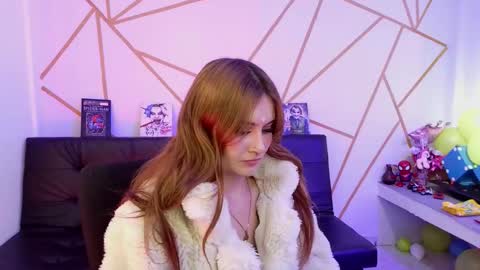 JULIANA online show from November 30, 2025, 8:35 pm