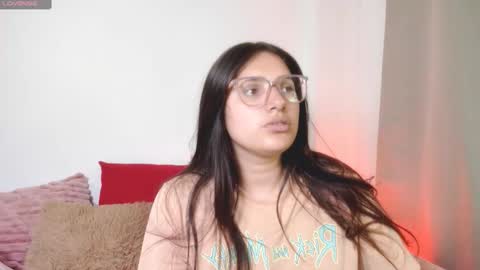 Snapshot of julieth1_ chatting on February 15, 2026, 8:49 pm . online show from February 15, 2026, 8:49 pm