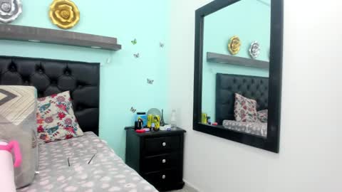 Snapshot of julieth_allen chatting on November 15, 2025, 10:59 pm julieth_allen online show from November 15, 2025, 10:59 pm