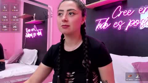 Snapshot of juliethcruz chatting on December 5, 2025, 5:42 pm online show from December 5, 2025, 5:42 pm