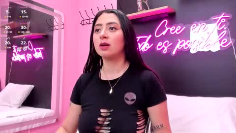 Snapshot of juliethcruz chatting on December 14, 2025, 3:28 pm online show from December 14, 2025, 3:28 pm