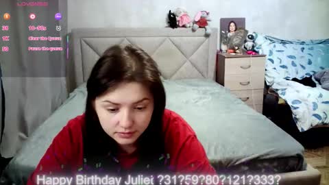 Snapshot of julietkalen chatting on March 17, 2026, 3:33 am Julietkitty online show from March 17, 2026, 3:33 am