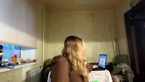 Snapshot of julietmegown chatting on October 18, 2025, 2:18 pm Mia online show from October 18, 2025, 2:18 pm