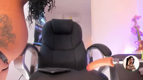 Snapshot of juliett_adams_ chatting on October 18, 2025, 1:08 am Juliett online show from October 18, 2025, 1:08 am