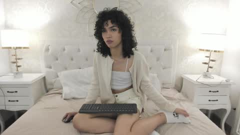 Snapshot of julietta___ chatting on April 3, 2026, 12:47 pm julietta online show from April 3, 2026, 12:47 pm