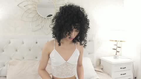 Snapshot of julietta___ chatting on April 5, 2026, 12:13 pm julietta online show from April 5, 2026, 12:13 pm