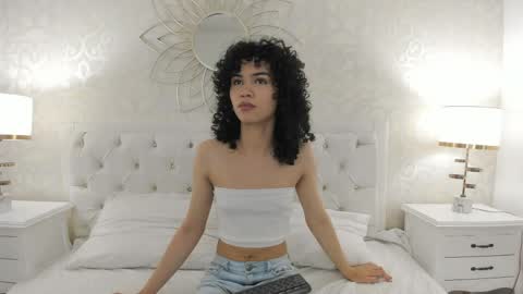 Snapshot of julietta___ chatting on April 7, 2026, 11:54 am julietta online show from April 7, 2026, 11:54 am