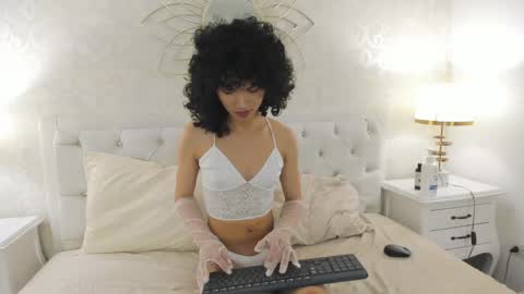 Snapshot of julietta___ chatting on May 2, 2026, 12:54 pm julietta online show from May 2, 2026, 12:54 pm