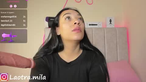 IG mila delux online show from November 19, 2025, 2:22 am