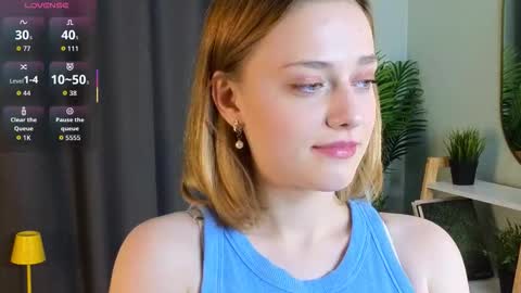 Mia online show from November 13, 2025, 3:16 am