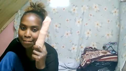 juliette9794 online show from September 14, 2025, 2:16 pm