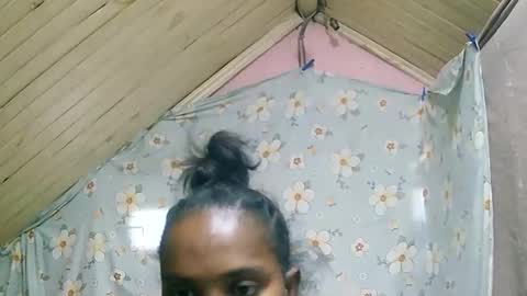 juliette9794 online show from September 18, 2025, 11:45 am