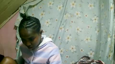 juliette9794 online show from September 21, 2025, 12:01 am