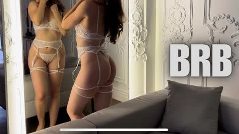 Snapshot of juliette_junson chatting on February 1, 2025, 3:50 pm Julie online show from February 1, 2025, 3:50 pm