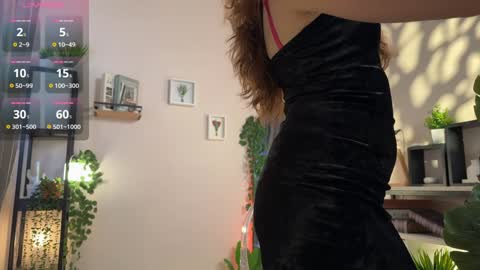 Snapshot of juliette_junson chatting on February 2, 2025, 12:46 pm Julie online show from February 2, 2025, 12:46 pm