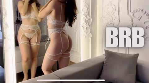 Snapshot of juliette_junson chatting on February 11, 2025, 7:05 pm Julie online show from February 11, 2025, 7:05 pm