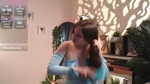 Snapshot of juliette_junson chatting on May 12, 2026, 12:35 pm Julie online show from May 12, 2026, 12:35 pm