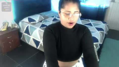 Snapshot of juliette_noir chatting on August 6, 2026, 1:35 pm Juliette online show from August 6, 2026, 1:35 pm