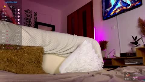 Snapshot of juliette_sunshine chatting on December 10, 2024, 4:24 am juliette_sunshine online show from December 10, 2024, 4:24 am