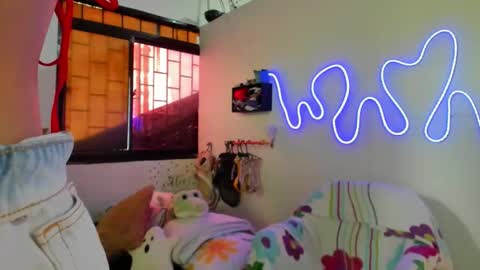 juliette online show from October 19, 2025, 3:12 pm