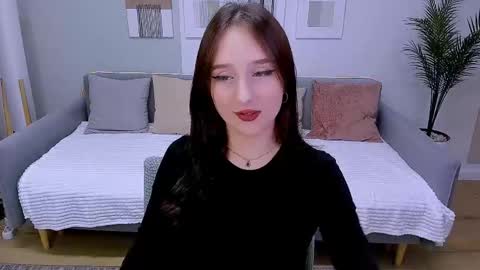 Snapshot of juliettemonli chatting on May 6, 2026, 2:33 pm juliettemonli online show from May 6, 2026, 2:33 pm