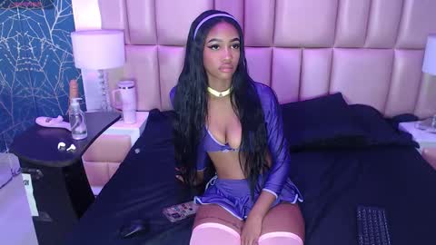 julitpink online show from October 5, 2025, 12:03 pm