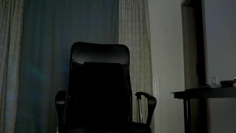 JULiUS   online show from October 23, 2025, 6:39 pm