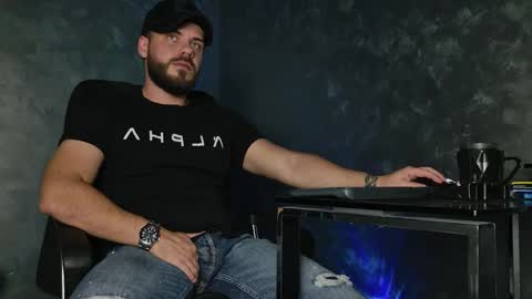 JULiUS   online show from November 22, 2025, 8:08 pm