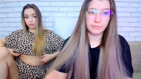 Snapshot of jullymood chatting on March 1, 2026, 7:10 am DoubleCherry online show from March 1, 2026, 7:10 am