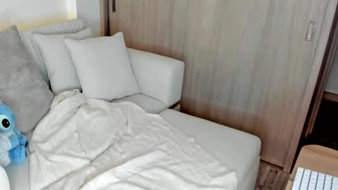 Snapshot of july_correa chatting on January 13, 2026, 10:37 pm july_correa online show from January 13, 2026, 10:37 pm