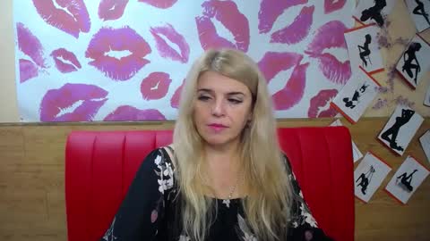 Snapshot of julya_barbi chatting on September 10, 2025, 5:18 am Julya Barbi online show from September 10, 2025, 5:18 am