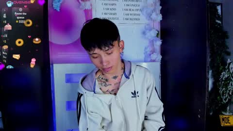 Snapshot of juniior0_0 chatting on February 13, 2025, 12:13 am Junior online show from February 13, 2025, 12:13 am