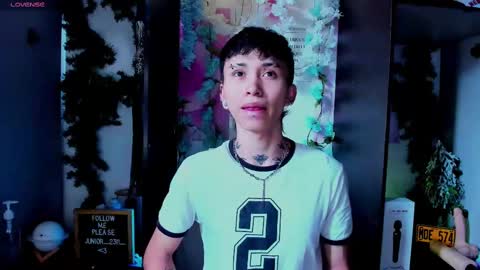 Snapshot of juniior0_0 chatting on March 5, 2025, 12:33 pm Junior online show from March 5, 2025, 12:33 pm