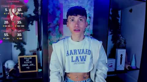 Snapshot of juniior0_0 chatting on March 7, 2025, 11:49 pm Junior online show from March 7, 2025, 11:49 pm