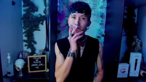 Snapshot of juniior0_0 chatting on March 11, 2025, 7:36 pm Junior online show from March 11, 2025, 7:36 pm